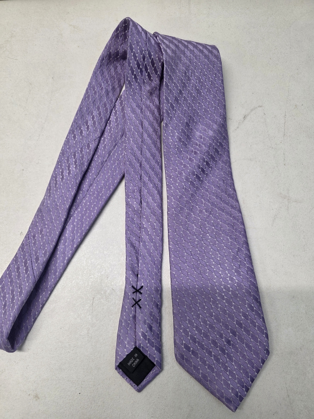 Kenneth Cole New York Men’s Silk Tie Purple Lavender Geometric Necktie